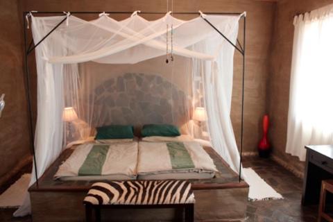 Fort Sesfontein Lodge & Safaris 外观 照片